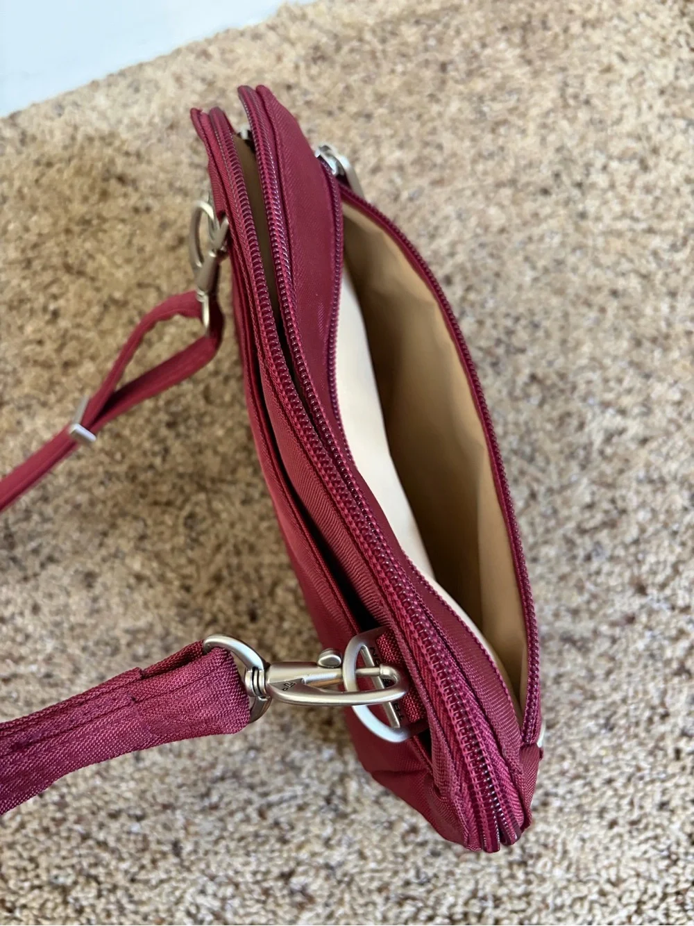 Travelon Anti-Theft Classic Convertible 8